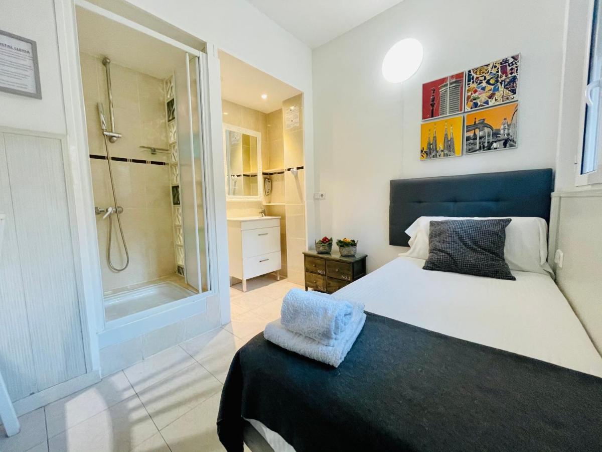 Hostal Lleida Barcelona Exterior foto