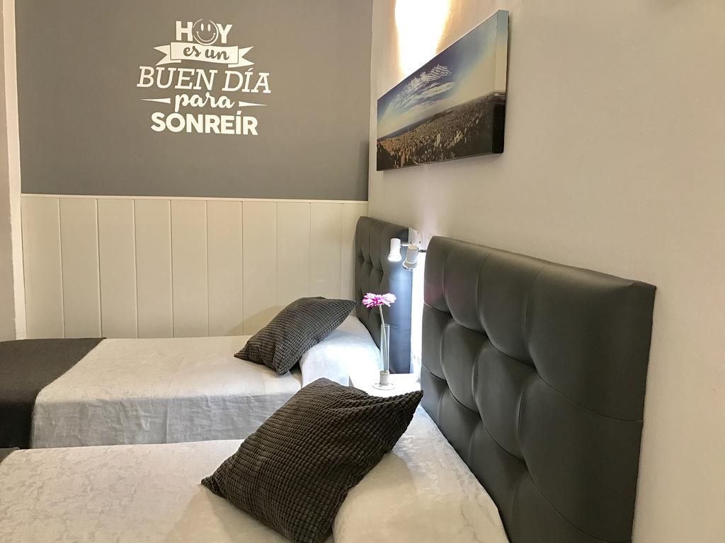 Hostal Lleida Barcelona Exterior foto
