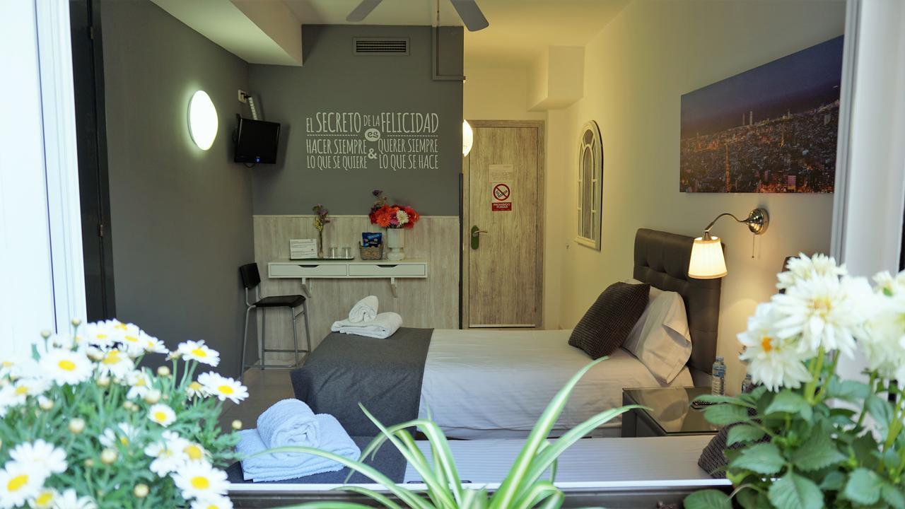 Hostal Lleida Barcelona Exterior foto
